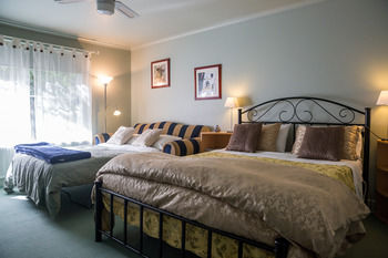Strathvea Guest House - Mackay Tourism 7