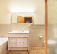 Mollymook Beach Units - Mackay Tourism