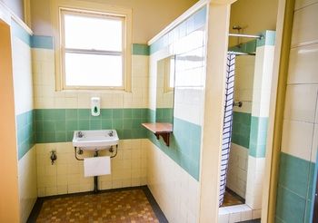Grand Hotel Rockdale - Mackay Tourism 7