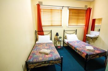 Grand Hotel Rockdale - Mackay Tourism 14