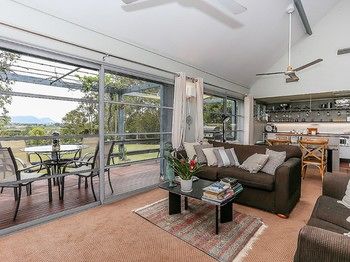Vineyard Hill - Mackay Tourism 7