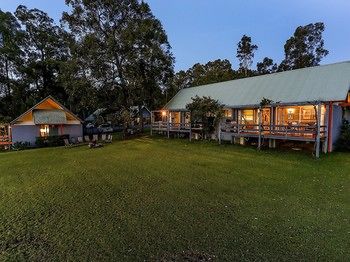 Vineyard Hill - Mackay Tourism 8