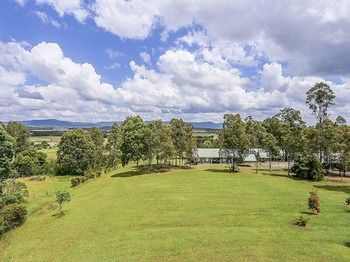 Vineyard Hill - Mackay Tourism 11