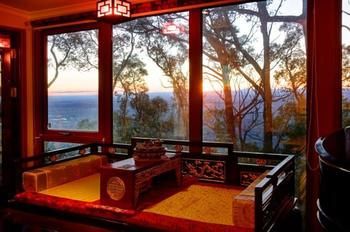 Mt Dandenong Imperial Retreat - Mackay Tourism 11