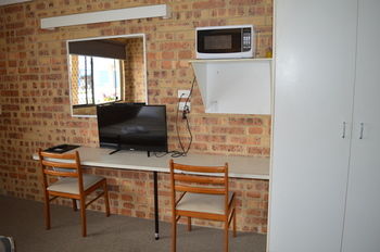 Golden Beach Motor Inn - Mackay Tourism 20