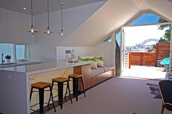 The Penthouse At Cremorne Point Manor - Mackay Tourism 11