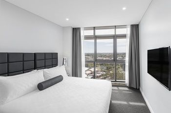 Meriton Serviced Apartments Church Street - Mackay Tourism 12