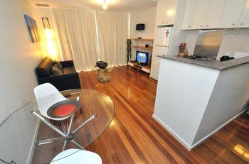 Sydney CBD 2806 Pt Furnished Apartment - Mackay Tourism 6