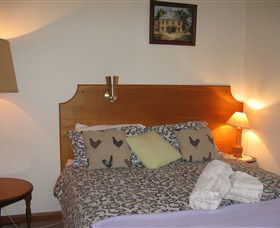 Lyrebird Cottage - Mackay Tourism 0