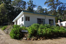 Classic Cottages S/C Accommodation - Mackay Tourism 0