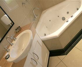 Graham Apartments - Mackay Tourism 4