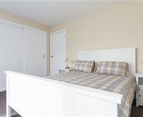 Catherine Lodge Farm Gate Cottages - Mackay Tourism 3