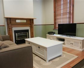 Myrtle Cottage - Mackay Tourism 0