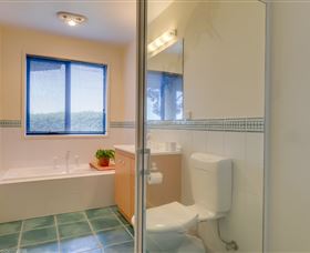 Carol's B&B - Mackay Tourism 4