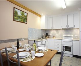 NorthEast Restawhile Bed And Breakfast - Mackay Tourism 2