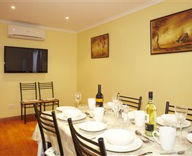 NorthEast Restawhile Bed And Breakfast - Mackay Tourism 4