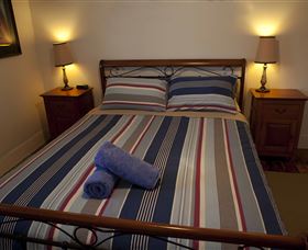 The Spotted Salmon Cottage - Mackay Tourism 0