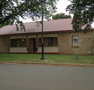 Christopher Hall's Colonial Accommodation - Mackay Tourism