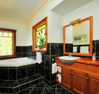 Beauty Point's Pomona Spa Cottages - Mackay Tourism