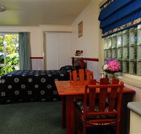 Crays Accommodation - Innes Street - Mackay Tourism