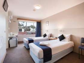 Carlyle Hotel - Mackay Tourism 2