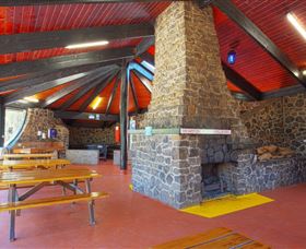 Discovery Holiday Parks Cradle Mountain Cosy Cabins - Mackay Tourism 1