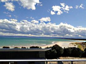 Freycinet Beach Apartments - Mackay Tourism 0