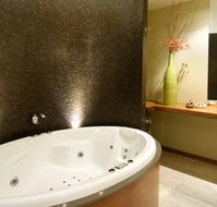 Hepburn Spa Pavilions - Saffron - Mackay Tourism