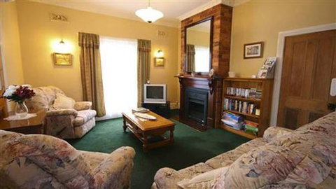 Airleigh-Rose Cottage - Mackay Tourism 2