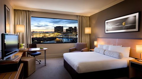 Crowne Plaza Melbourne - Mackay Tourism 1