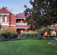 Alzburg Resort Mansfield - Mackay Tourism