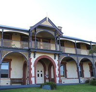 Oceanic Sorrento - Whitehall Guesthouse - Mackay Tourism