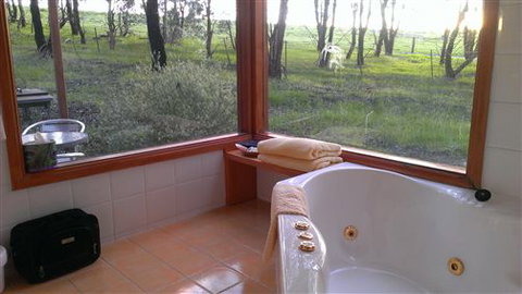 Rotherlea Lodge - Mackay Tourism 5