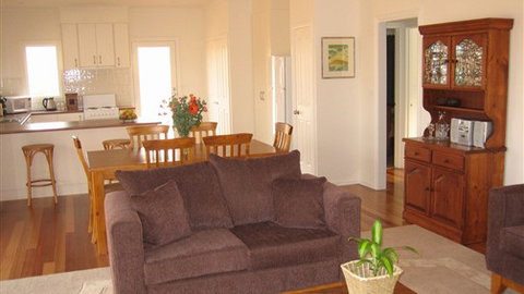 Strath Valley View Bed And Breakfast - Mackay Tourism 2