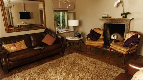 Villa Parma At Peppers Mineral Springs Hotel - Mackay Tourism 3