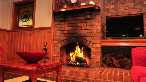 Apollo Bay Cottages - Mackay Tourism 1