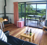 Ocean View Estate Accommodation - Mackay Tourism