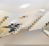On the Bay Apartments - Mackay Tourism