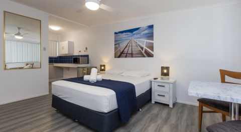 A'Montego Mermaid Beach Motel - Mackay Tourism 3