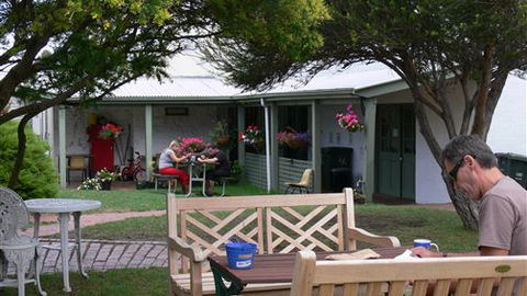 Port Fairy YHA - Mackay Tourism 0