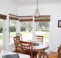 Riga Country Retreat - Mackay Tourism
