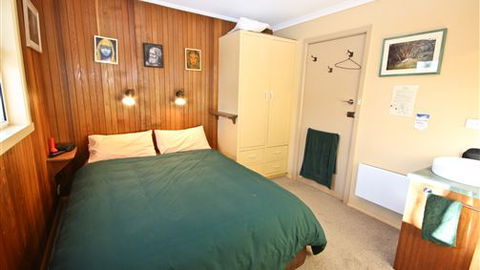 Red Onion Ski Chalet - Mackay Tourism 5