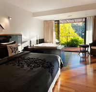 Springs Spa Villa - Mackay Tourism