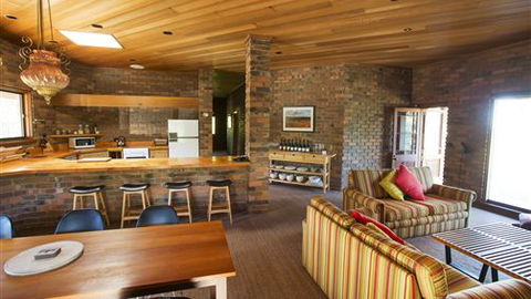 The Eagles Nest - Mackay Tourism 1