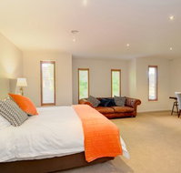 Newington Lake House - Mackay Tourism