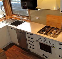 Wallace's - Crystal Creek Chalet 1 - Mackay Tourism