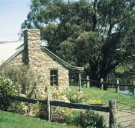 Adelaide Hills Country Cottages - Gum Tree Cottage - Mackay Tourism