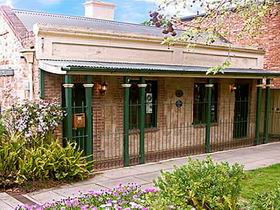 Chichester Gardens Cottage - Mackay Tourism 0
