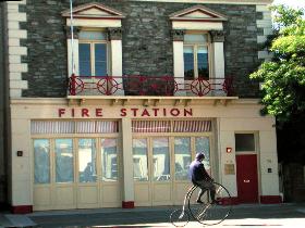 The Fire Station Inn - Fire Engine Suite - Mackay Tourism 0