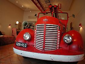 The Fire Station Inn - Fire Engine Suite - Mackay Tourism 3
